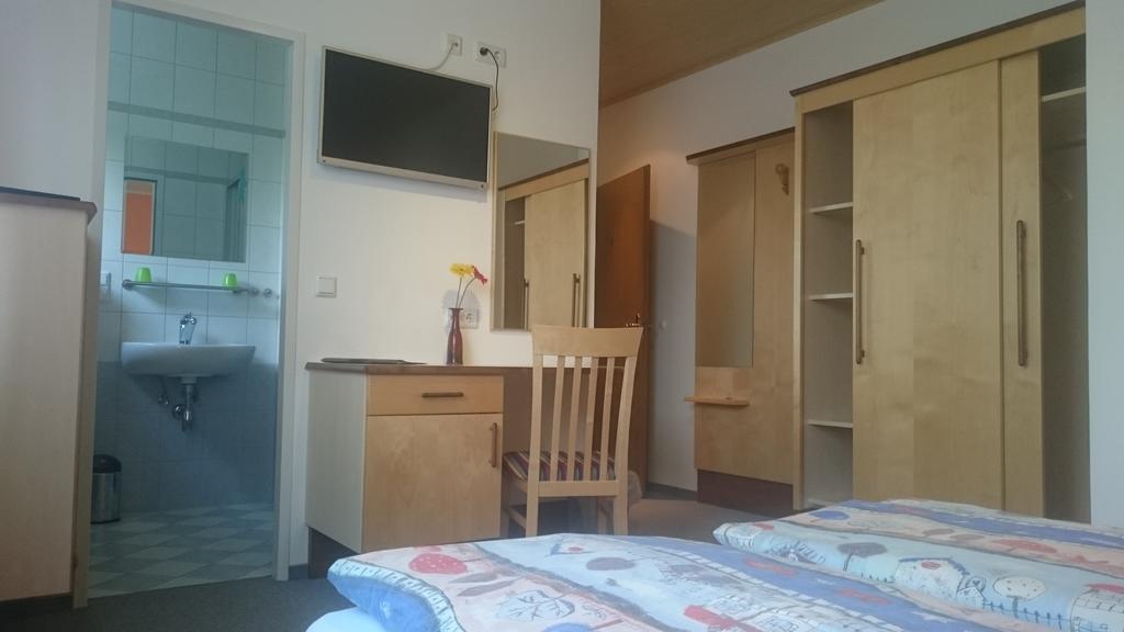 Gaestehaus Karassowitsch Homestay *
