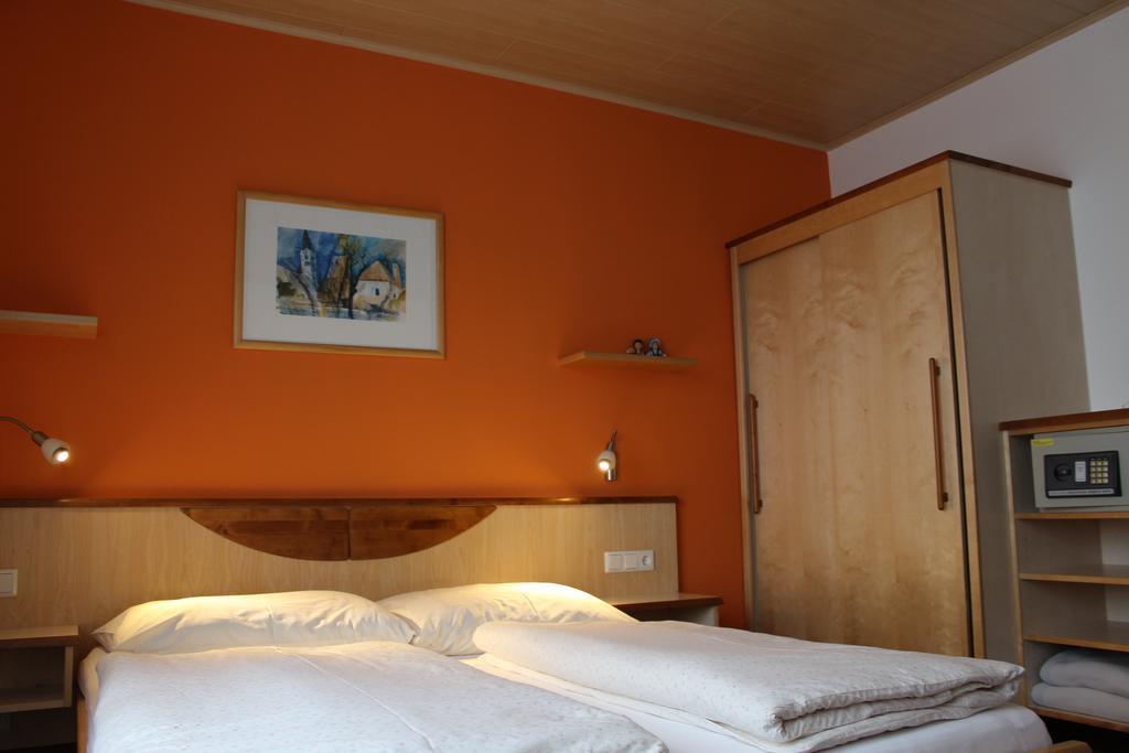 Gaestehaus Karassowitsch Homestay Rust