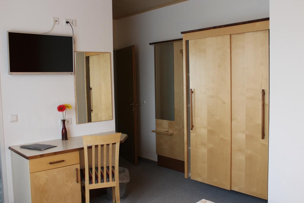 Gaestehaus Karassowitsch Homestay *
