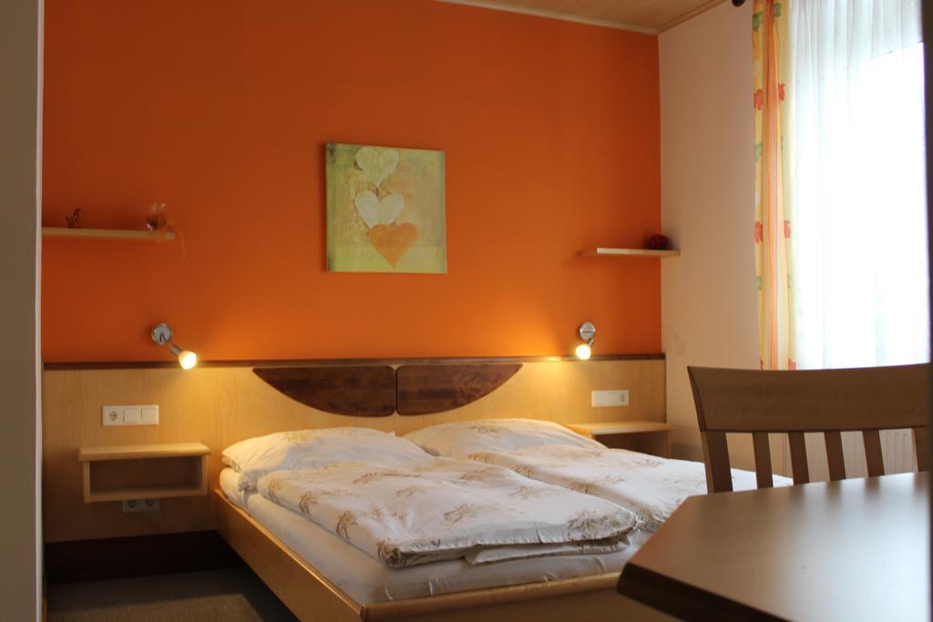 Gaestehaus Karassowitsch Homestay Rust